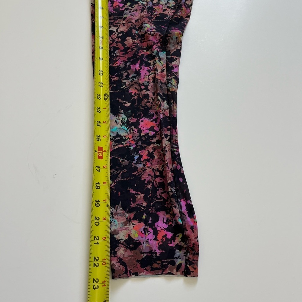 Lululemon Base Pace HR 23” Tights Multi Floral Size 6 - Picture 9 of 9